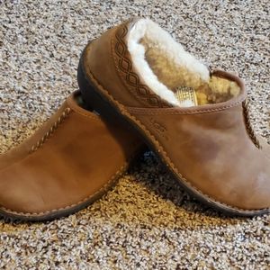 Ugg fleece lined shoes